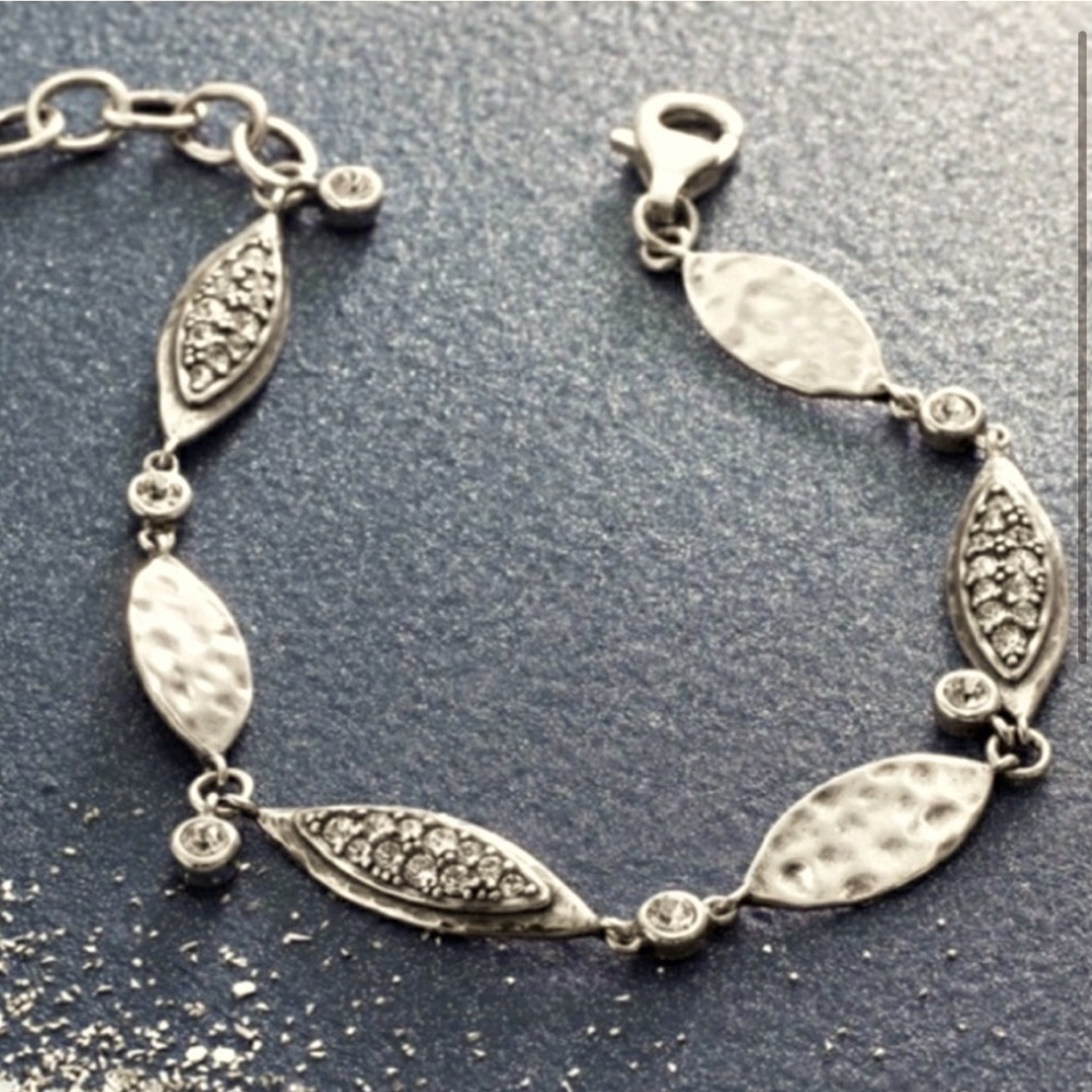 Silpada Vintage Sterling Silver Swarovski
Crystals Icy Elements Bracelet